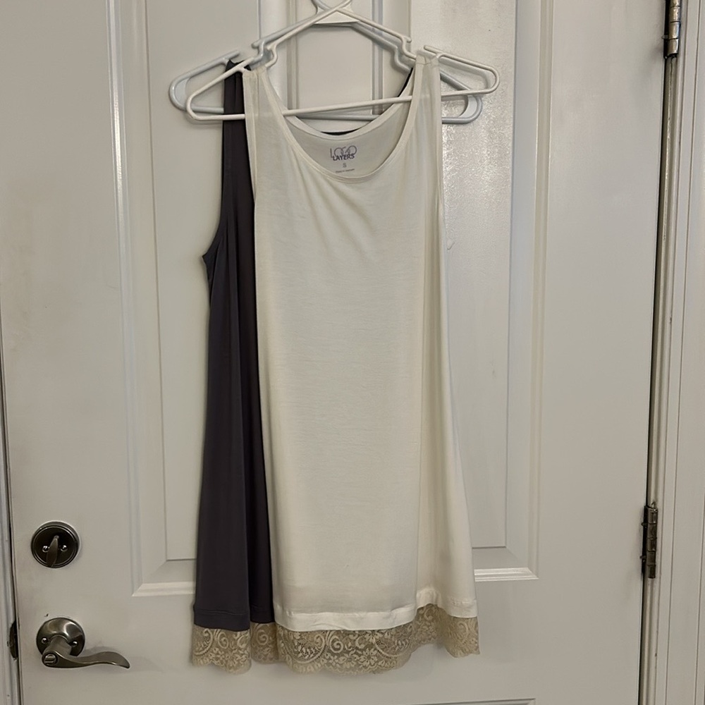 2 Logo by Lori Lace trimmed Layering Tank Tops Size S